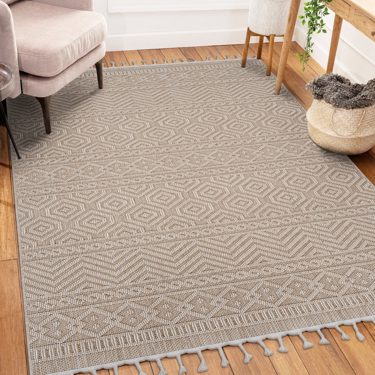 Hale Geometric Area Rug in 6' x 9' / Mocha