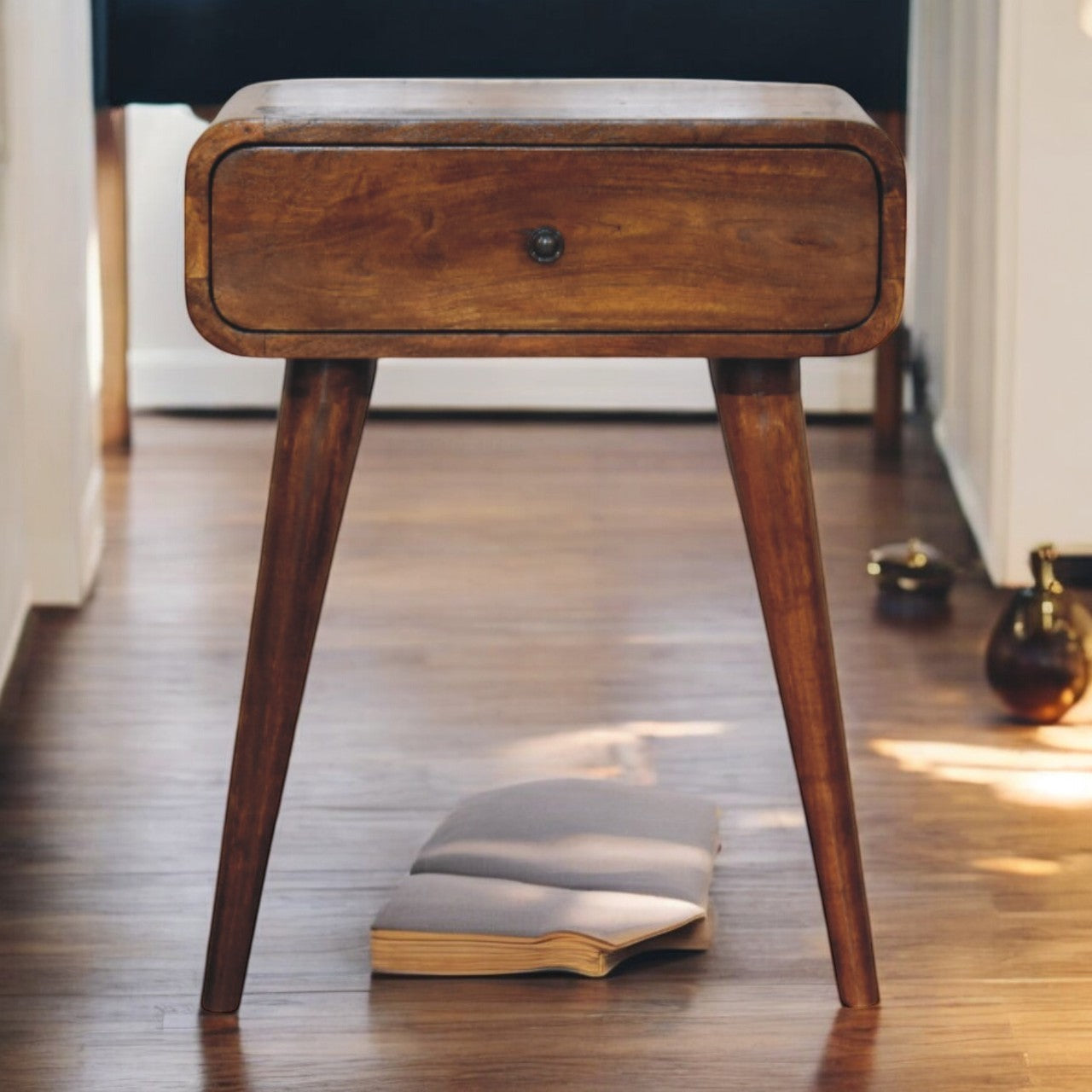 Avora Chestnut Mango Wood Nightstand – 17.7" 1-Drawer Mid-Century Nightstand