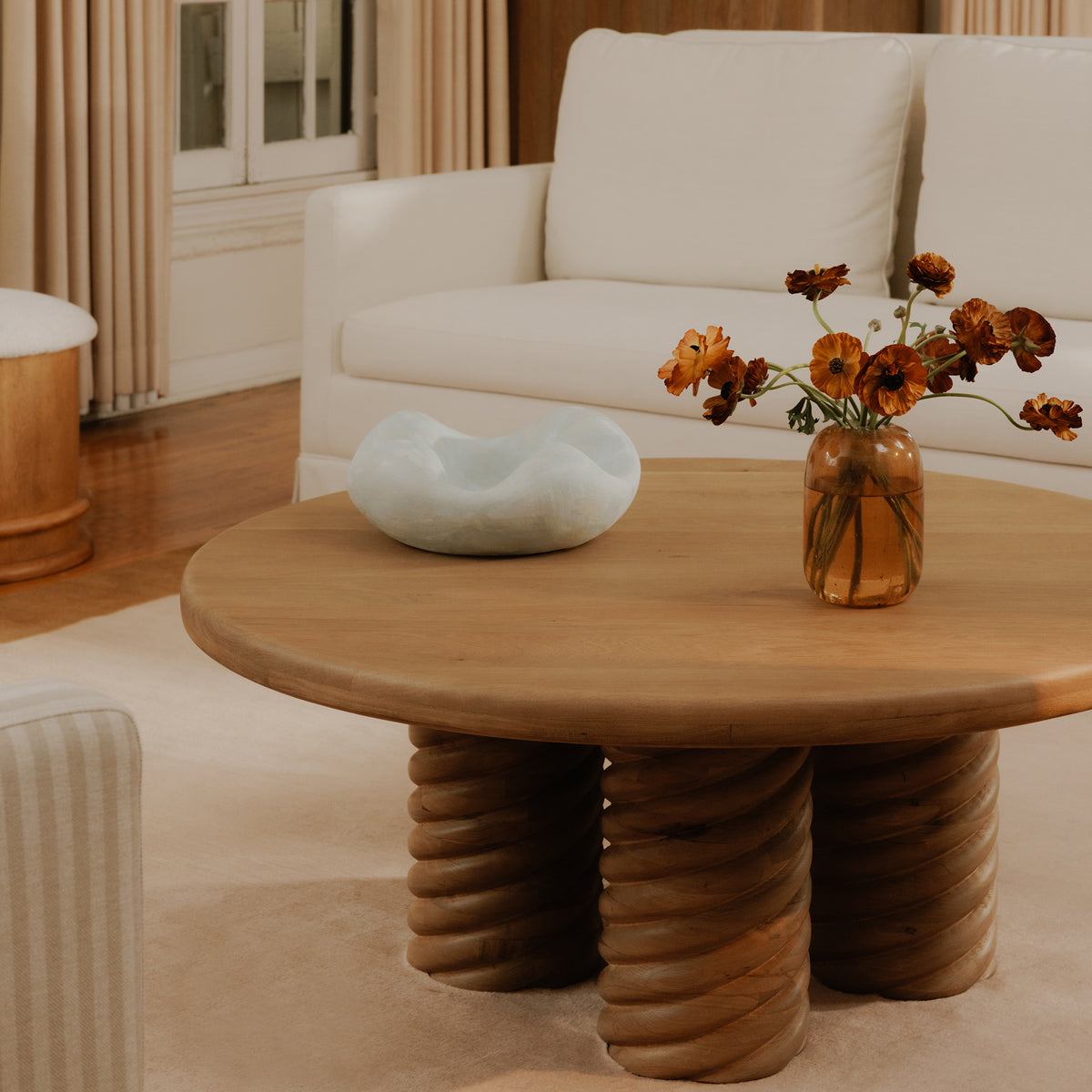 Treccia Coffee Table – 42" Solid Oak Round Coffee Table (5)