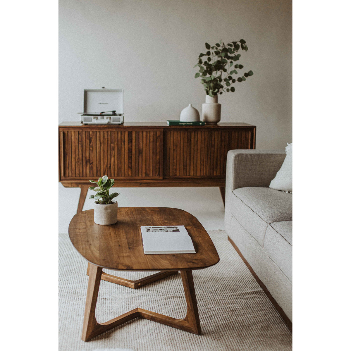 Godenza Coffee Table – 42" Solid Walnut Coffee Table (4)