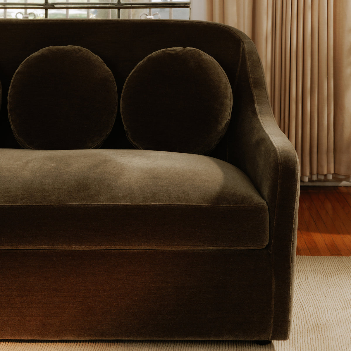 Rialto Sofa – 90" Upholstered Sofa (2)