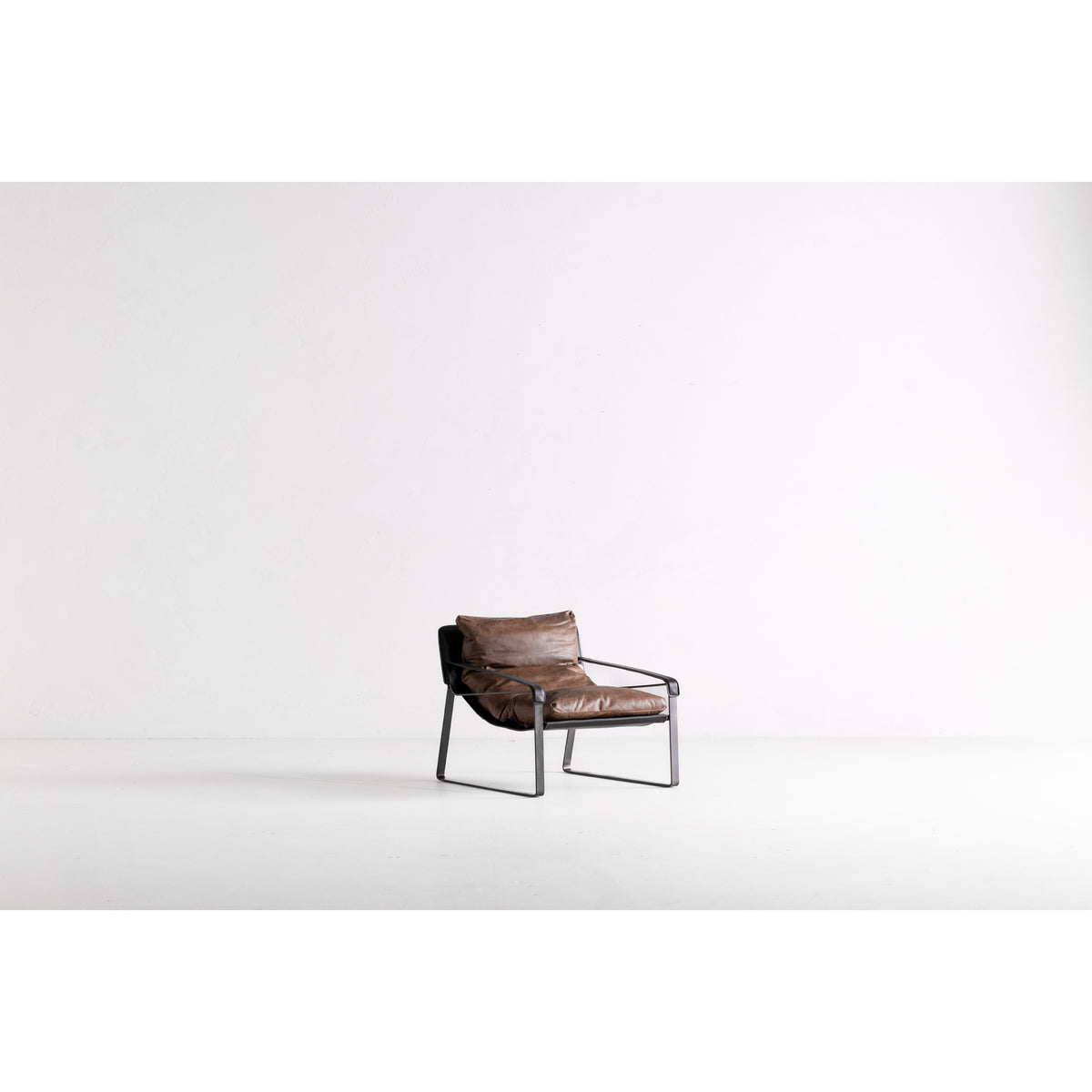 Connor Club Chair – 30.75" Leather Accent Chair (3)