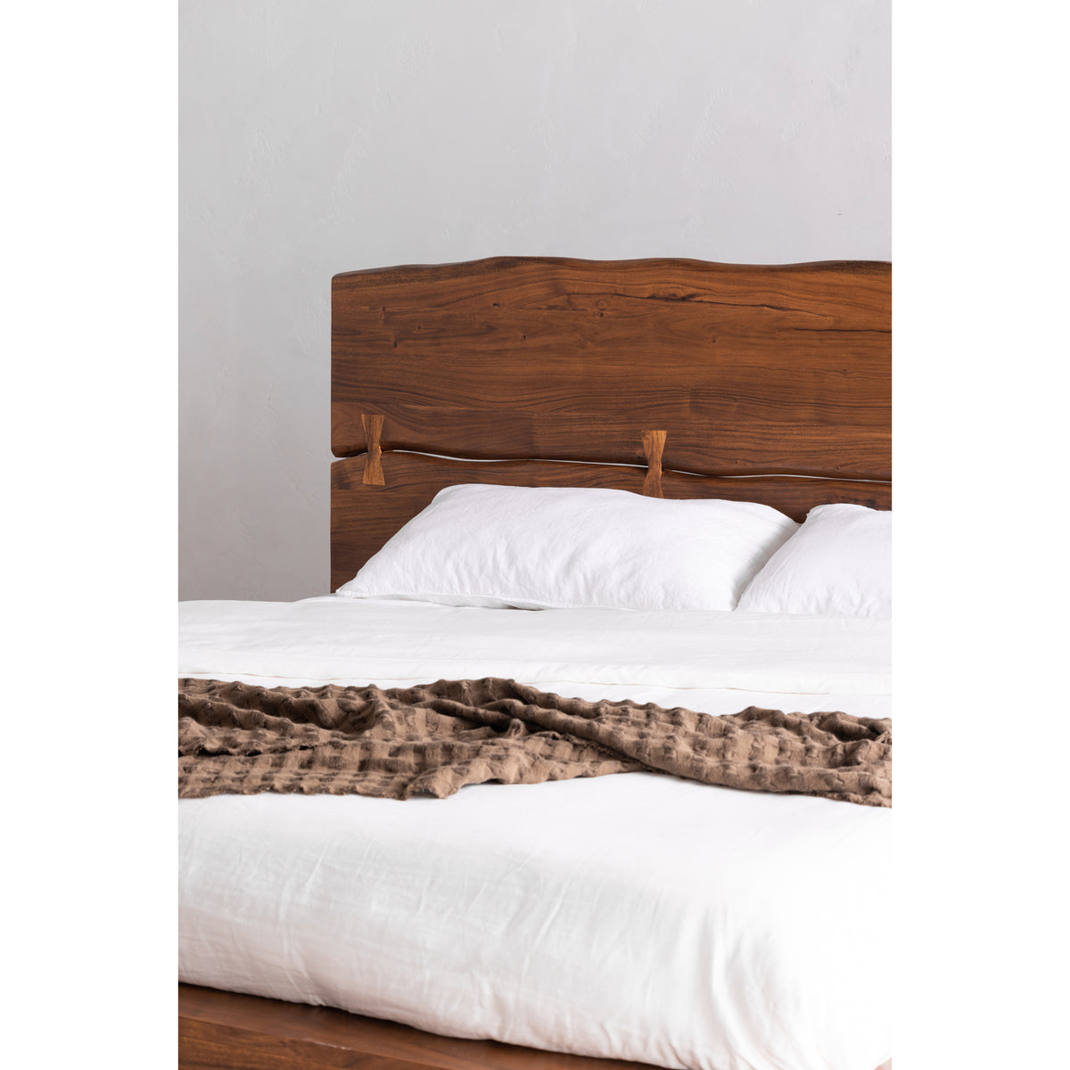 Madagascar Platform Bed – 75.25"–92" Solid Acacia Platform Bed (9)