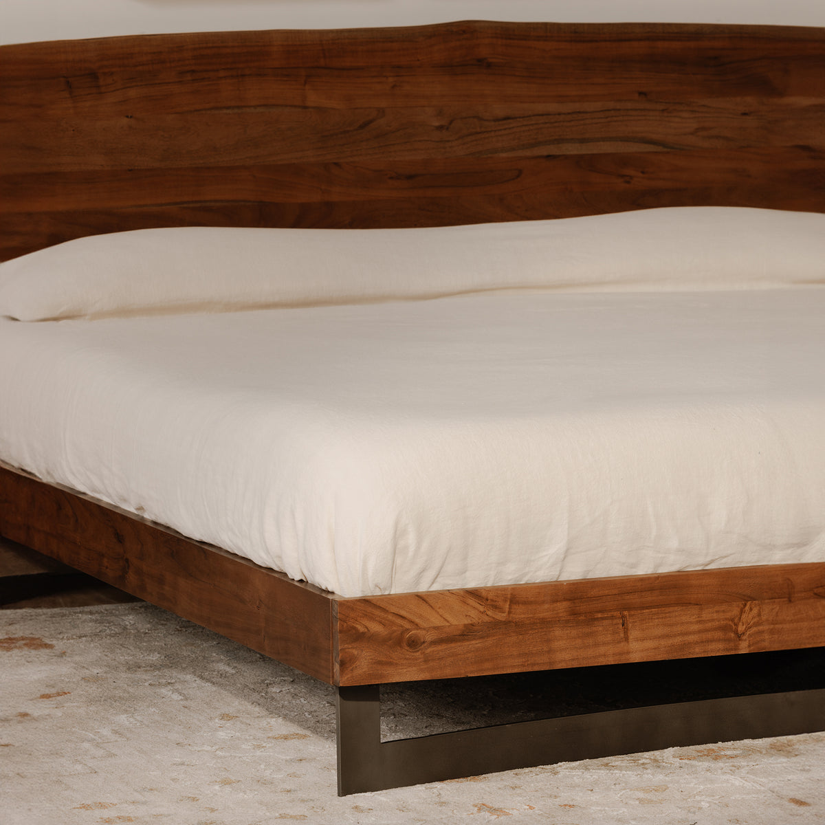 Bent Bed – 71" Queen and 87" King Live-Edge Acacia Bed (16)