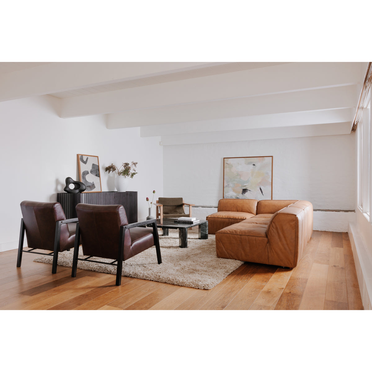 Form Corner Chair – 40.5" Leather Corner Chair (10)