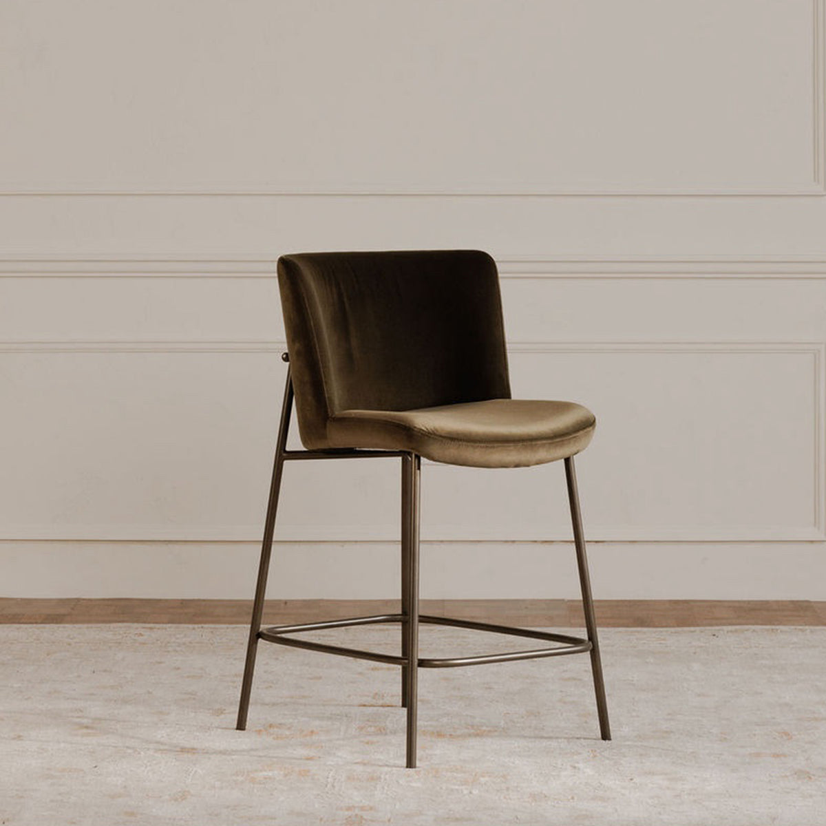 Early Bar Stool – 21.7" Upholstered Bar Stool (2 Colors) (14)