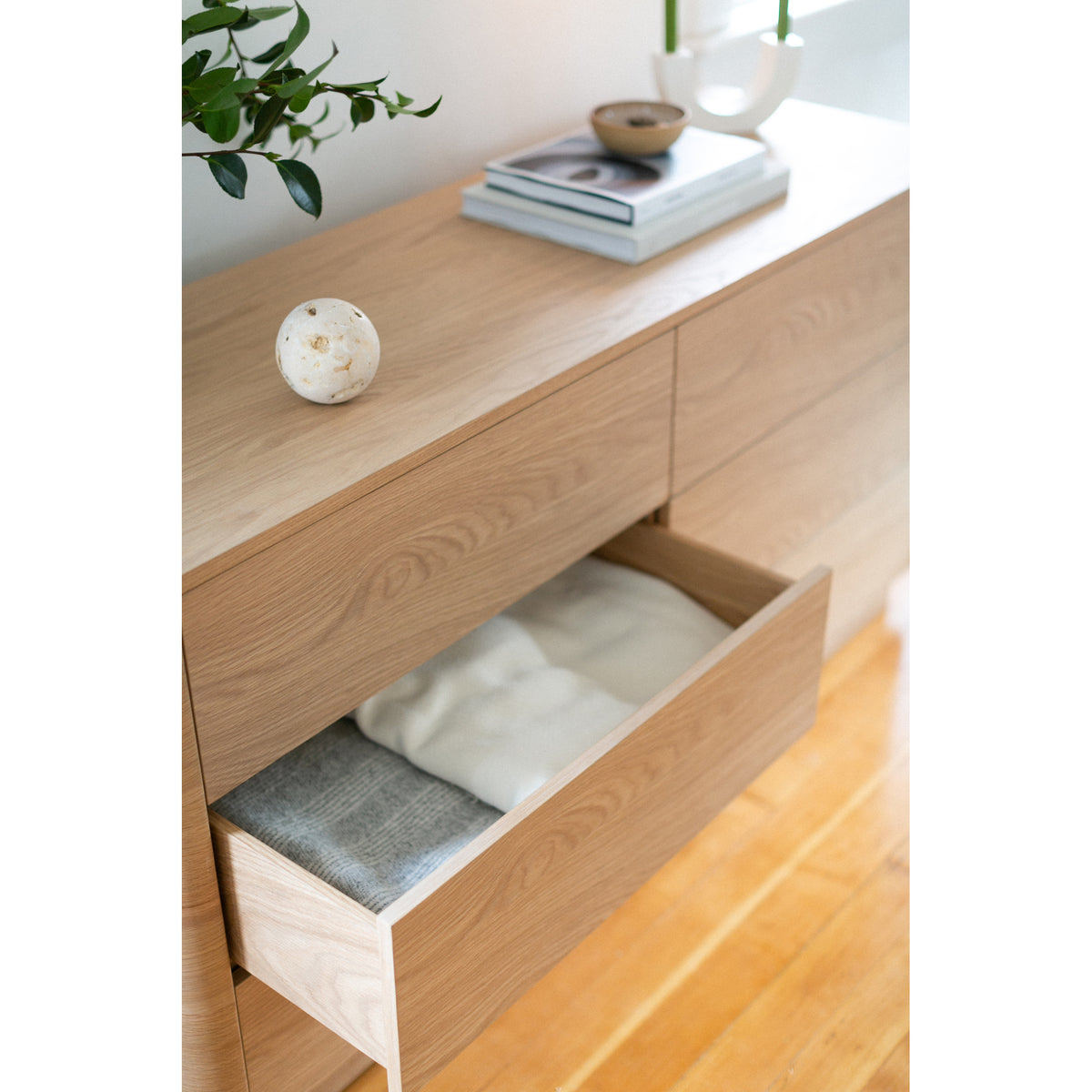 Round Off Dresser – 60" 6-Drawer Veneer Dresser (2 Colors) (5)