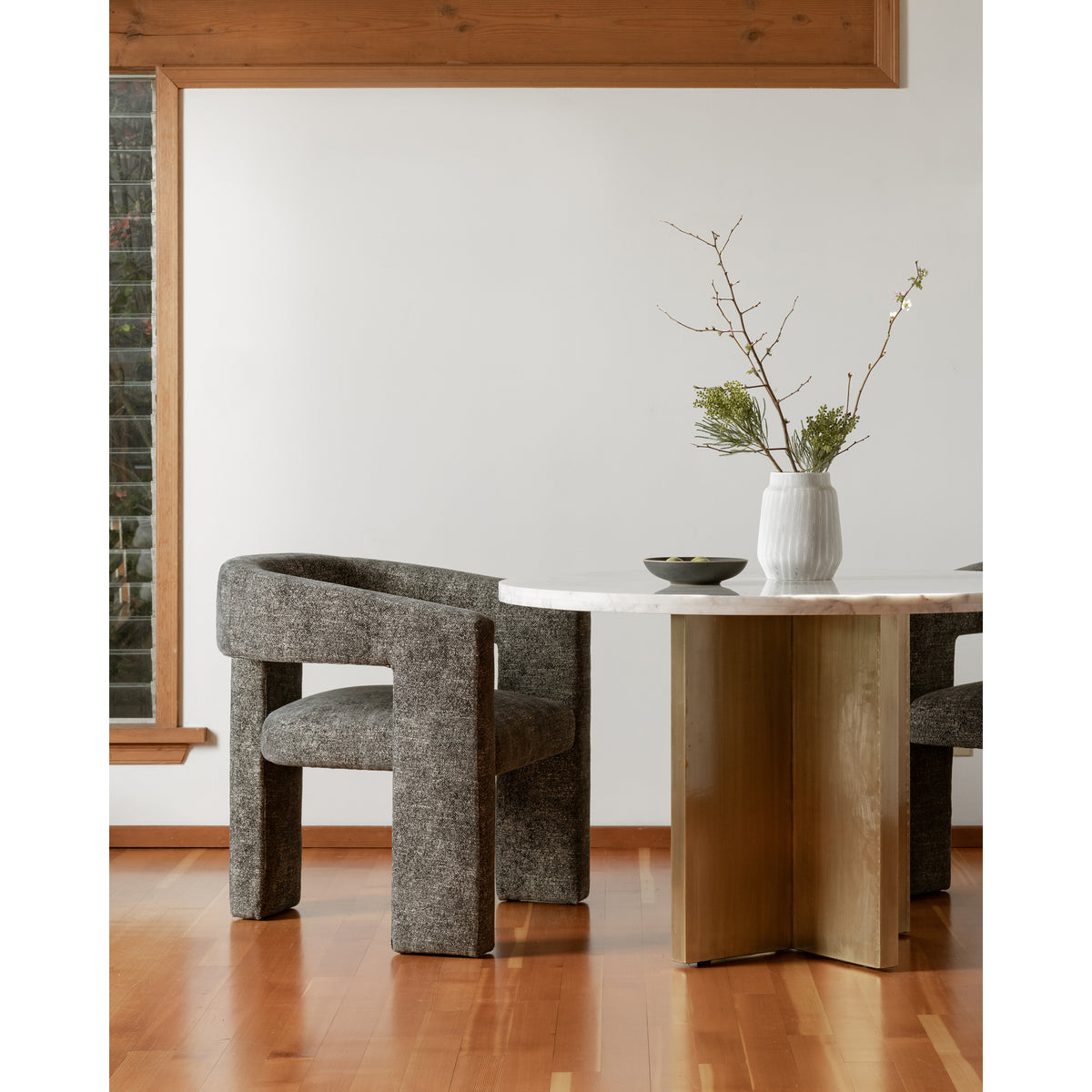 Elo Chair – 29" Upholstered Accent Chair (2 Colors) (4)