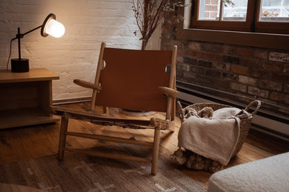 Isbel Solid Oak Lounge Armchair – 34.8" Vintage Brown Vegan Leather Accent Chair